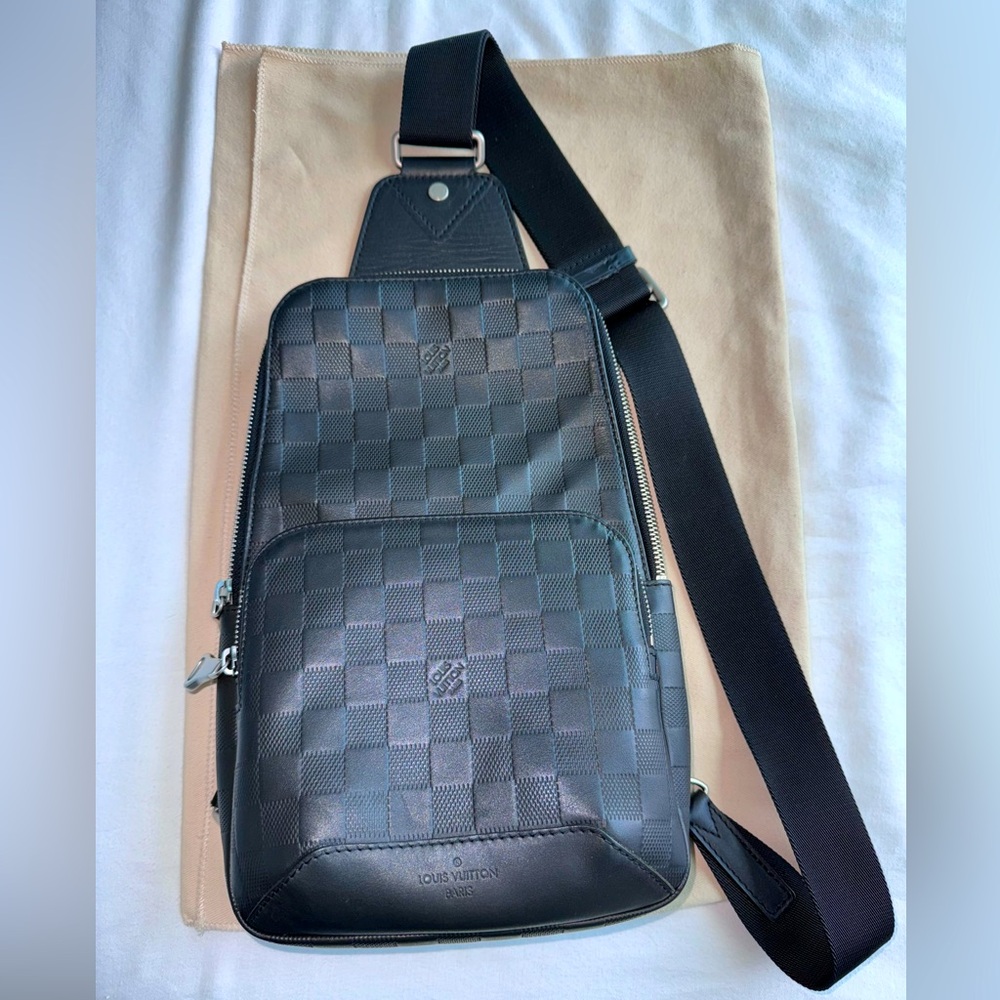 Louis Vuitton Messenger bag
